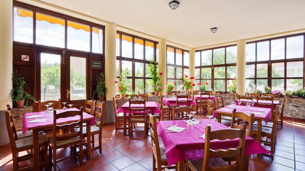 Labella - Hostal Rural Restaurante La Calahorra Exteriér fotografie
