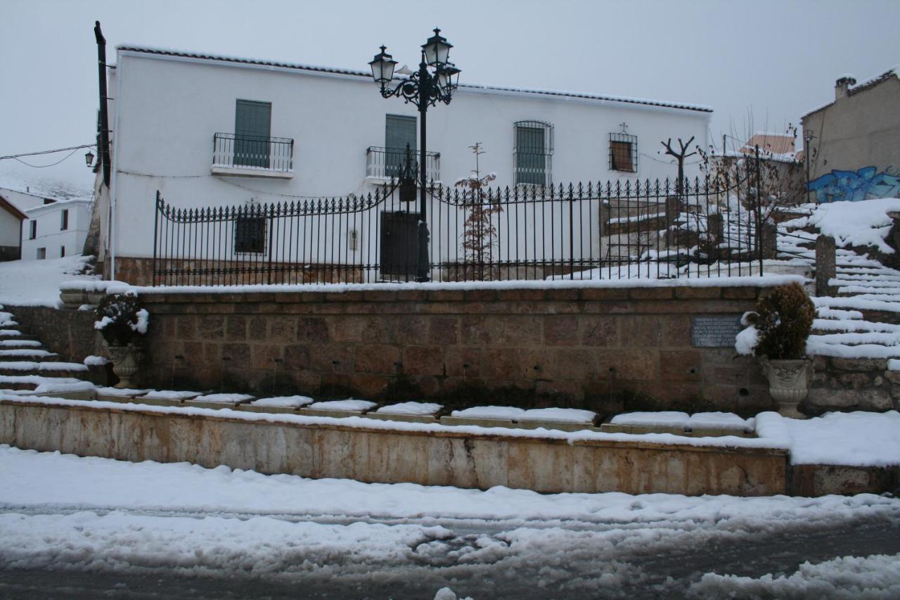 Labella - Hostal Rural Restaurante La Calahorra Exteriér fotografie