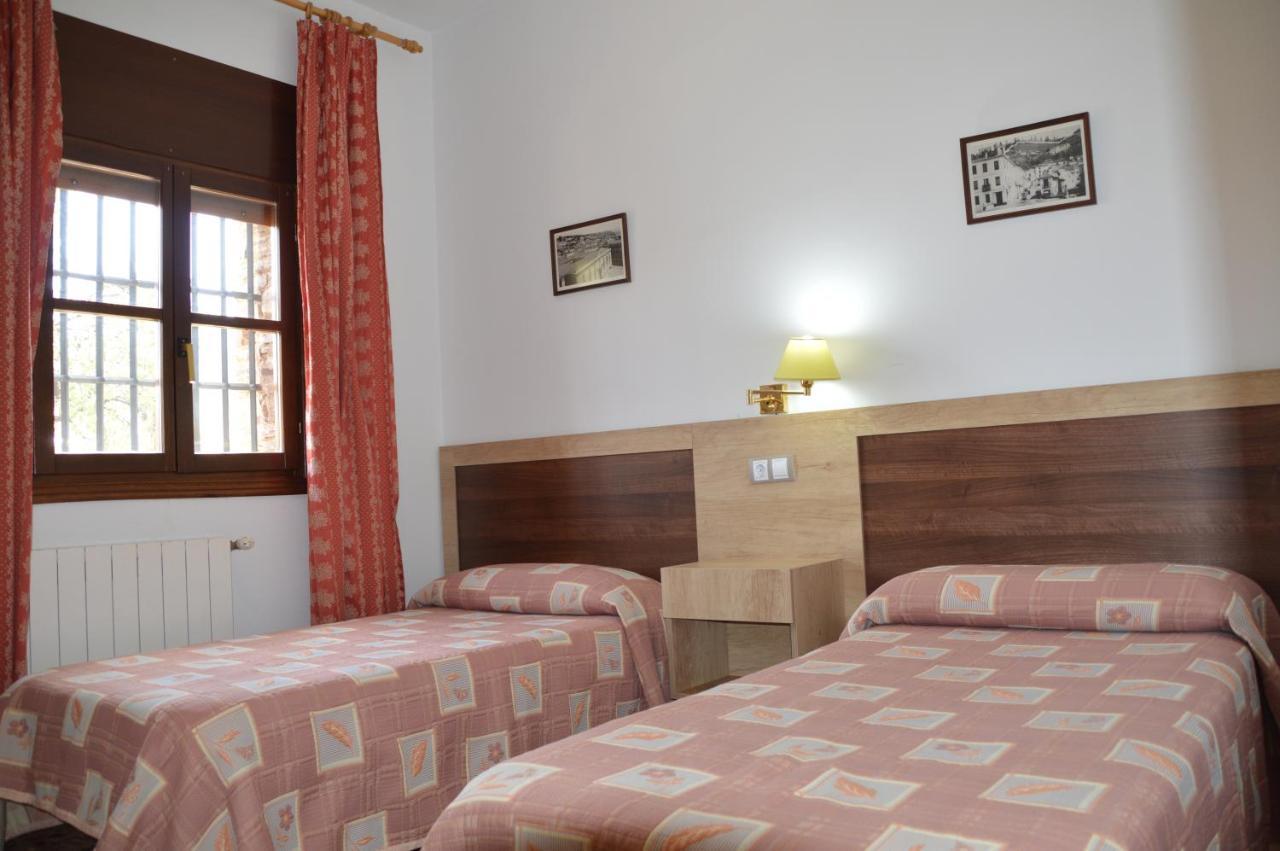 Labella - Hostal Rural Restaurante La Calahorra Exteriér fotografie